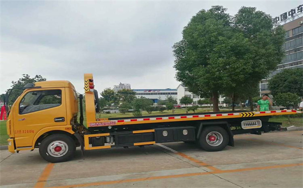 阿坝定远24小时拖车救援电话号码，定远道路救援公司怎么收费的